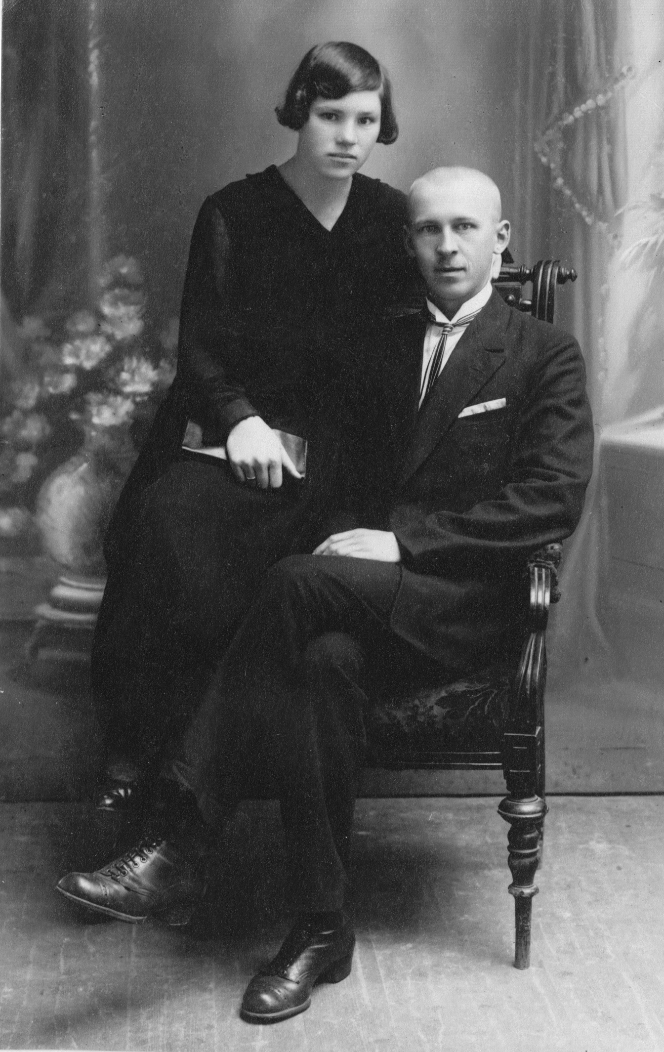 Motina Ona Gužinskaitė-Karazijienė ir tėvas Jonas Karazija, apie 1930 m.